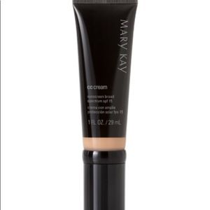 Mary Kay® CC Cream Sunscreen SPF 15 LIGHTTOMEDIUM